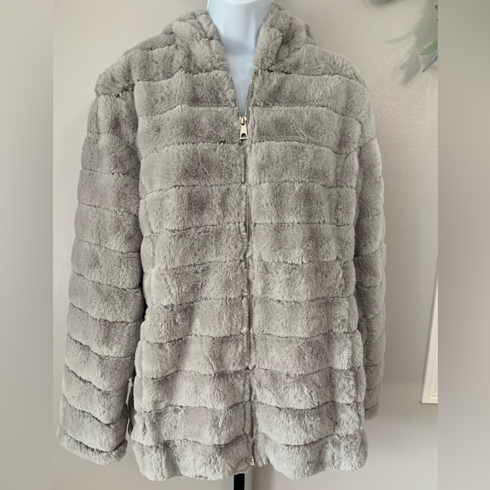 Bellivera Cozy Women's Faux Fur Teddy Jacket in Gray